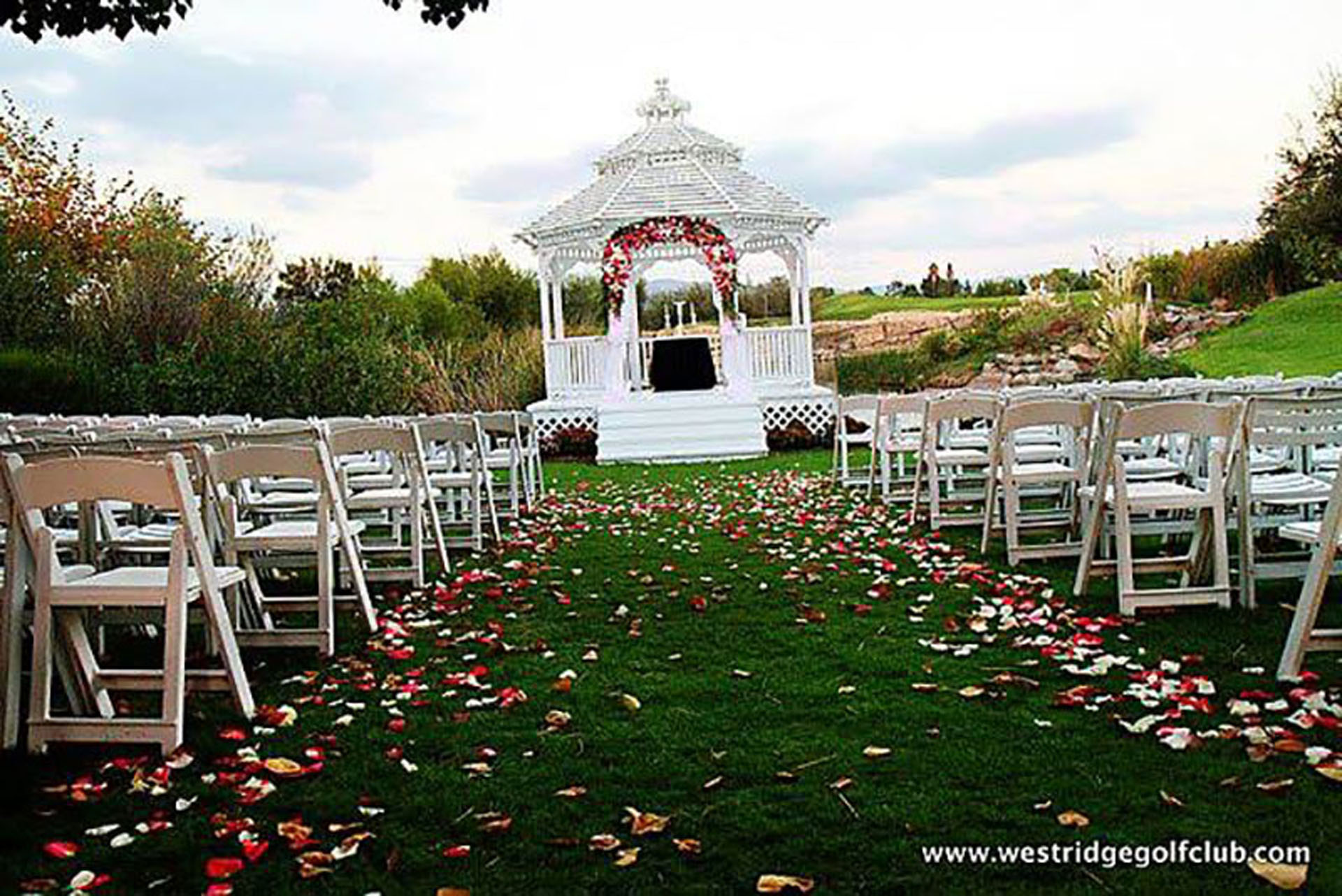 Wedding space during fall 